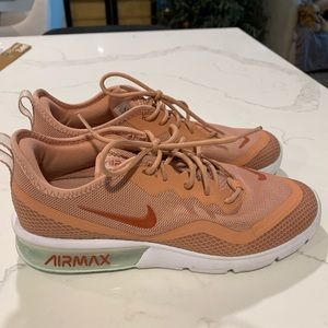 Nike Airmax Blush Women’s 9